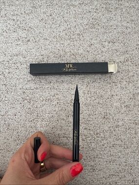 Waterproof Eyeliner Pencil - Black